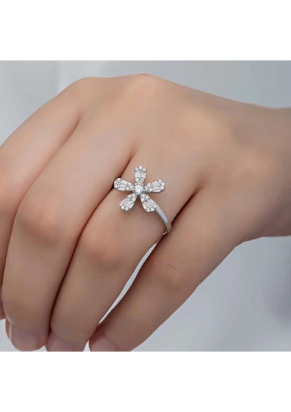 Gümüş Zirkon Taşlı Çiçek Kadın Yüzük modelleri