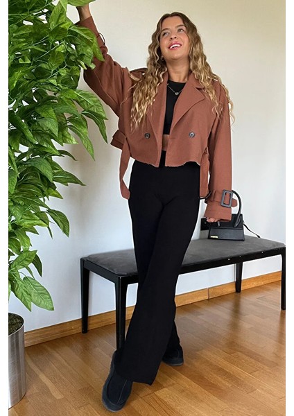 Yeni Sezon Şık Aksesuar ve Büzgü Detaylı Kaliteli Crop Bluz Etek Kombin Sandy Takım