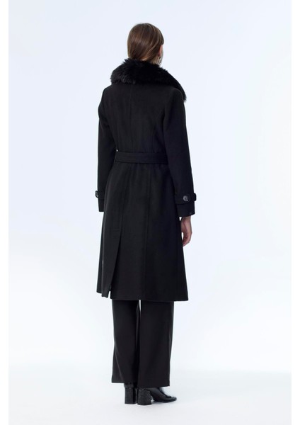 Yaka Kürk Detaylı Siyah Kaşe Kaban 13112