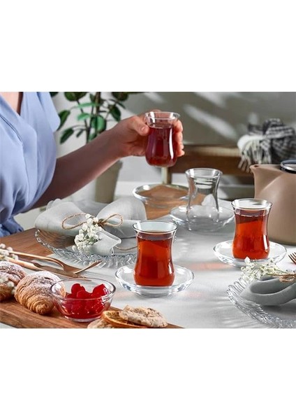 Üsküdar 6'lı Çay Bardak Seti | Özel Hediye Kutusunda | 6 Adet Bardak + 6 Adet Tabak |