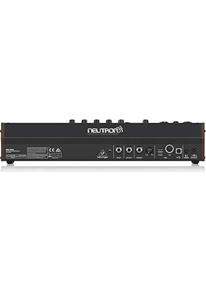 Neutron Yarı Modüler Synthesizer