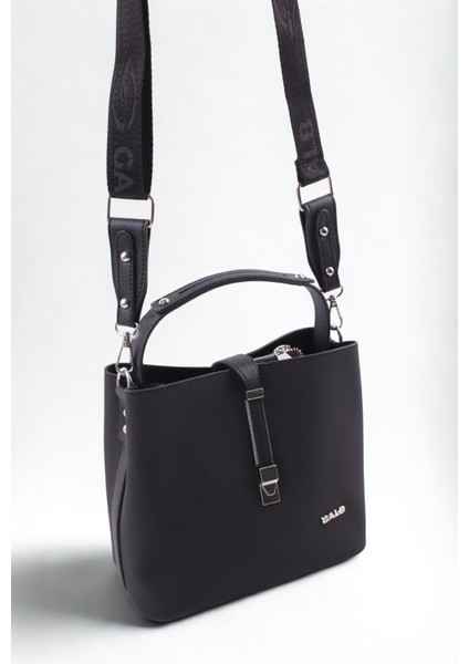 Yeni Sezon Kadın Omuz Çantası 4 Bölmeli Ayarlanabilir Geniş Askılı 22X20 cm AKL2055