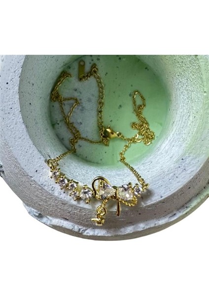 1687 Fiyonk Model Taşlı Zarif Kolye fiyatları