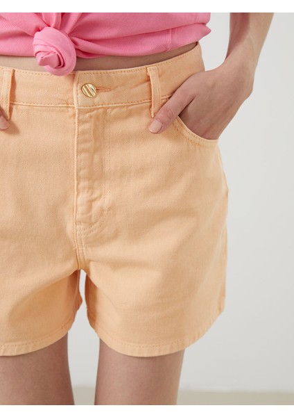 Yeni Sezon Standart Fit Kadın Jean Şort modelleri