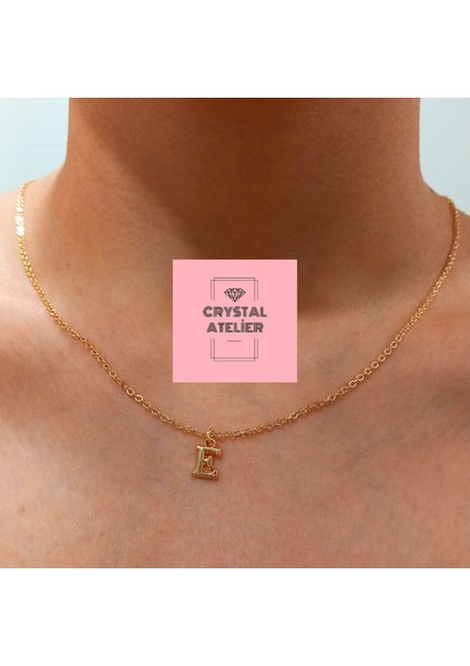 Altın Kaplama Üç Boyutlu Minimal E Harf Kolye – Kişiye Özel Baş Harf Kadın Kolye – Şık, Zarif ve Parlak Tasarım – Paslanmaz Çelik Gold Harf Kolye Hediye Seçeneği – 3 Boyutlu Harf Kolye