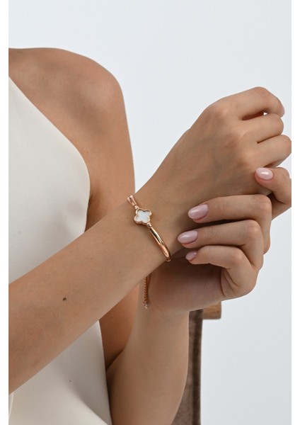 925 Ayar Gümüş Rose Sedef Taşlı Yonca Modeli Asansörlü Bileklik SGTL13117BEYAZ