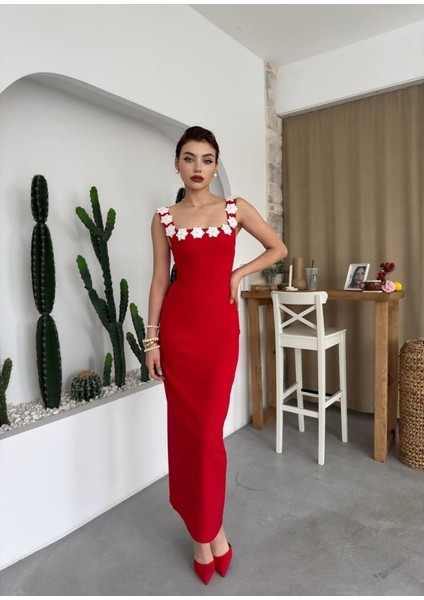 Mıng Çiçek Detaylı Elbise