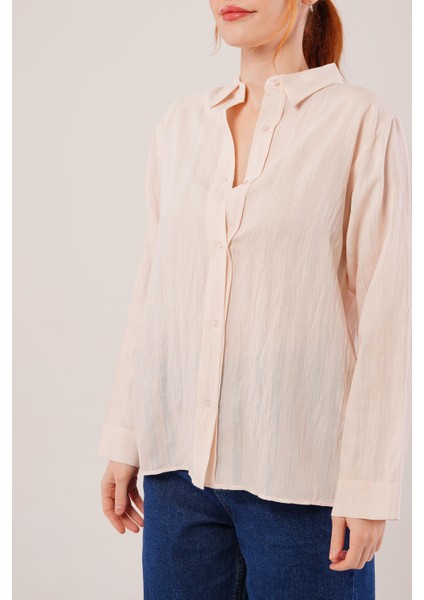 Düğmeli ve Çizgi Detaylı Krem Gömlek modelleri