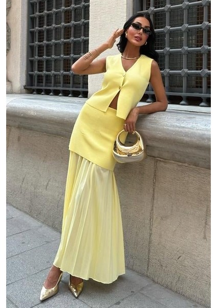 Aesco Yelekli ve Pilise Etekli Triko Takım 10001