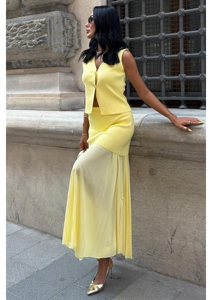 Aesco Yelekli ve Pilise Etekli Triko Takım 10001