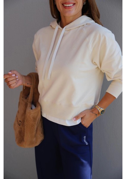 Ekru Kapüşonlu Sweat modelleri