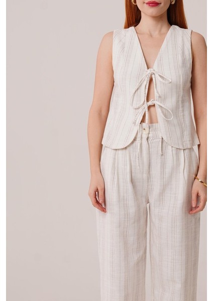 Aesco Ön Bağlama Detaylı Yelek ve Pantolon Ekru Çizgili Ikili Takım