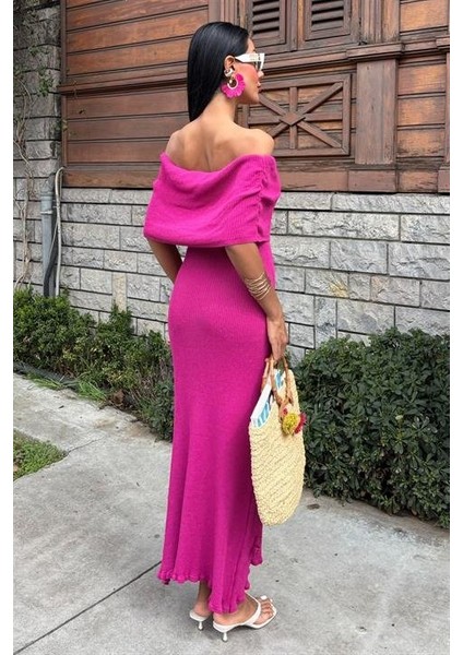 Eteği Gül Detay Madonna Yaka Elbise 2863 fırsatları