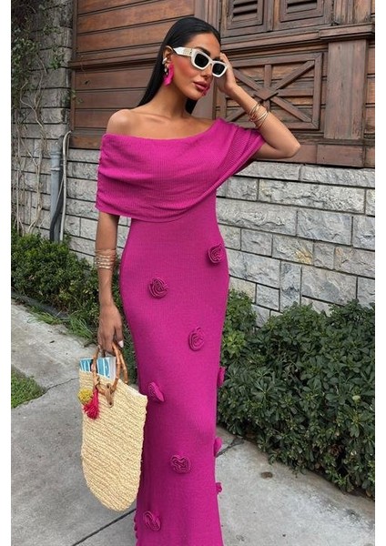 Eteği Gül Detay Madonna Yaka Elbise 2863