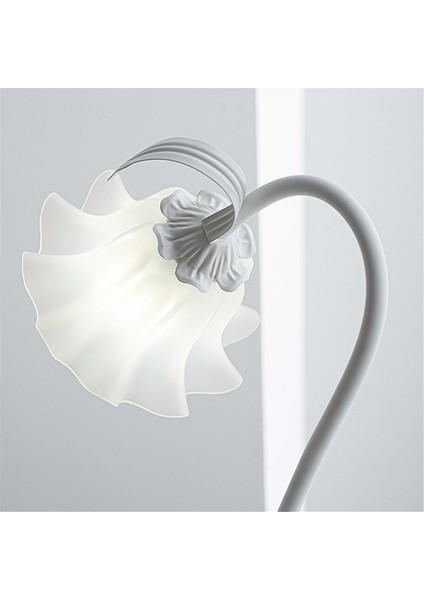 Retro Çiçek Zambak Masa Lambası Reklam Öğeleri Masa Lambası Yatak Odası, Başucu Için Vadi Lambasının Benzersiz Diy Zambak (Yurt Dışından) indirimleri