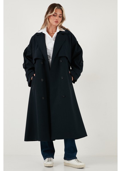Oversize Fit Kruvaze Yaka Düğmeli Kemerli Uzun Trençkot Bayan Trençkot 6839476 modelleri