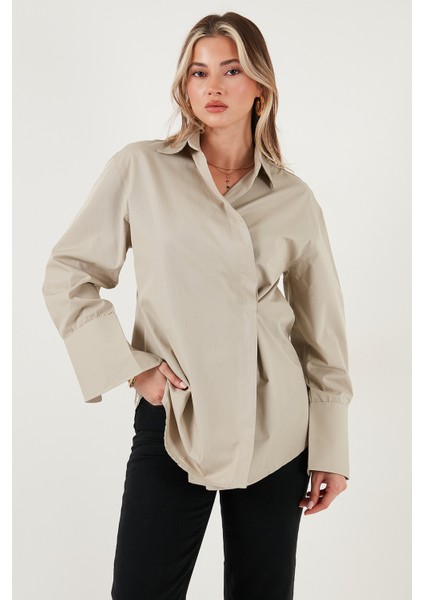 Regular Fit Klasik Yaka Bağlamalı Uzun Kollu Gömlek Bayan Gömlek 6834987 modelleri