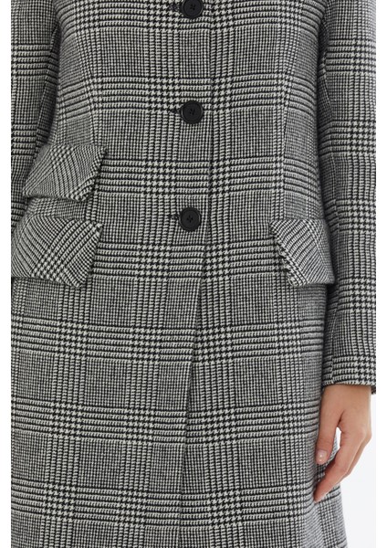 Düğme Kapama Cepli Arkadan Kapalı Yırtmaçlı Ceket fiyatları