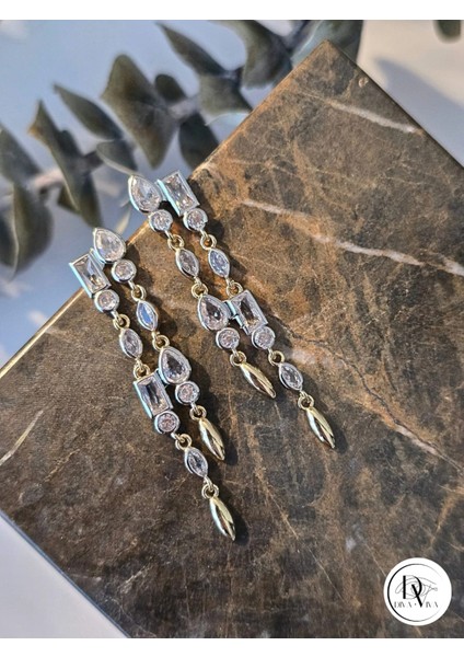 - Glow Earrings – Gold Kaplama Sallantılı Taş Detaylı Kadın Küpe (KOD-342)