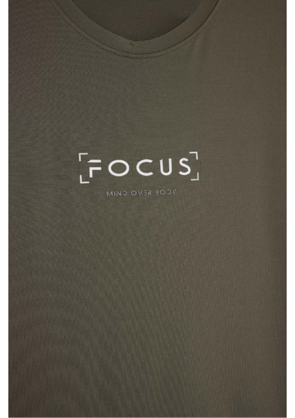 Fit Standart Fit Yumuşak Tuşe Bisiklet Yaka Baskılı Kısa Kollu Tişört C9268AX25AU