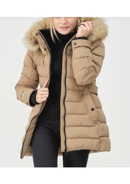 Kadın Bej Kürklü Çıkarılabilir Kapüşonlu Su Geçirmez Uzun Şişme Anorak Kaban