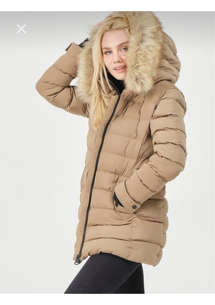 Kadın Bej Kürklü Çıkarılabilir Kapüşonlu Su Geçirmez Uzun Şişme Anorak Kaban modelleri