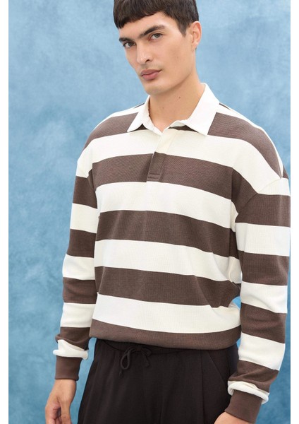 E8440 Kahve Boxy Fit Polo Yaka Çizgili Waffle Sweatshirt