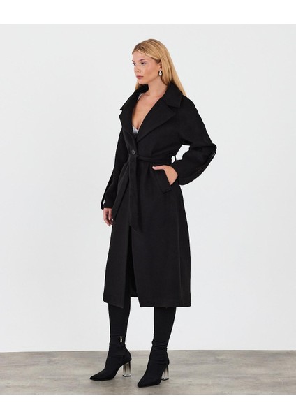 Kadın Siyah Yakalı ve Apoletli Yünlü Kemeli Uzun Kaban fiyatları