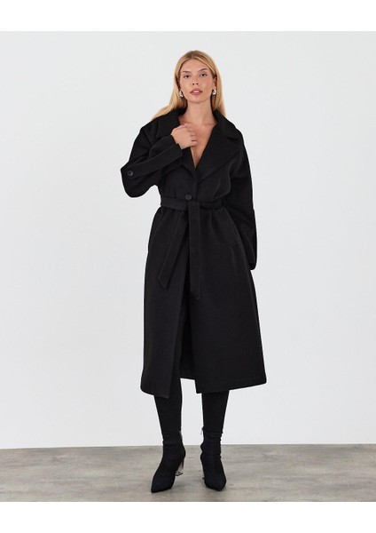 Kadın Siyah Yakalı ve Apoletli Yünlü Kemeli Uzun Kaban fırsatları