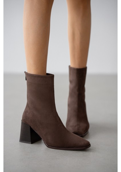 Bravine Arkadan Fermuarlı Küt Burun Kadın Bot- Kahve Süet fiyatları