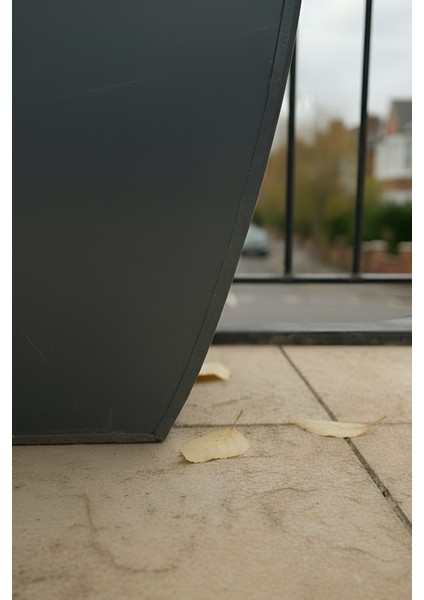 Zenith 30 cm Kare Kavisli Saksı - İç ve Dış Mekan Modern Metal Saksılık (30x30/20 cm)