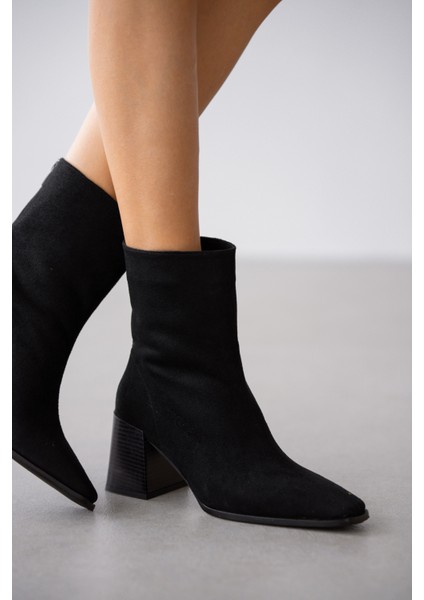 Bravine Arkadan Fermuarlı Küt Burun Kadın Bot- Siyah Süet