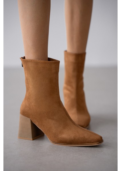 Bravine Arkadan Fermuarlı Küt Burun Kadın Bot- Taba Süet