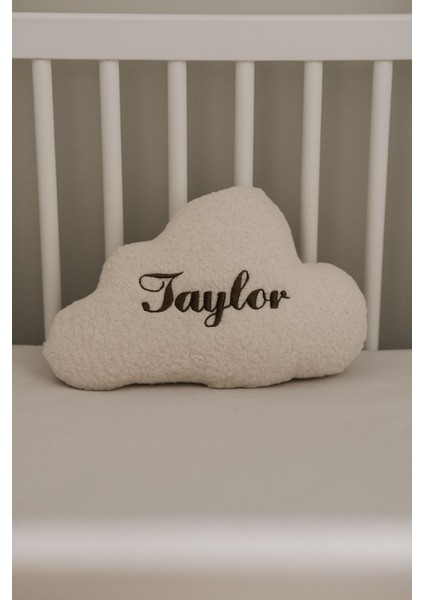 Kişiye Özel İsim Işlemeli Bulut Yastık Krem