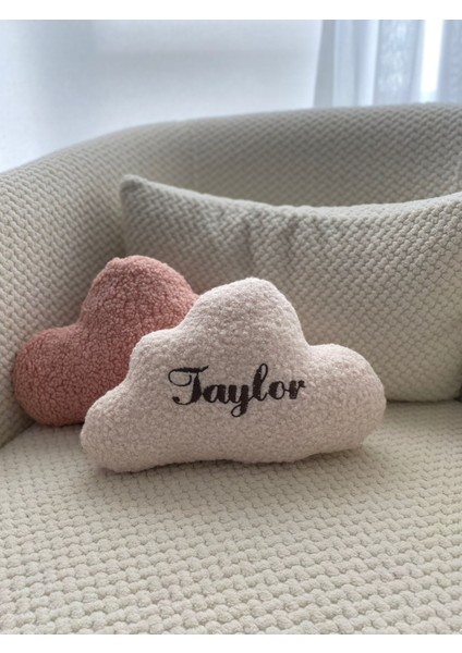 Kişiye Özel İsim Işlemeli Bulut Yastık Krem fırsatları