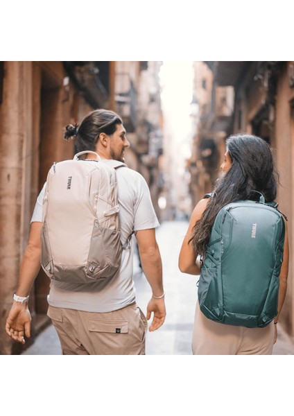 <span Class="a-Size-Large Product-Title-Word-Break" Id="producttitle"> Thule Enroute Backpack indirimleri