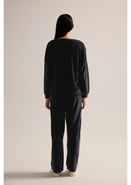 Kadın Pamuklu Kadife Yakası Saten Detaylı Sweatshirt fırsatları