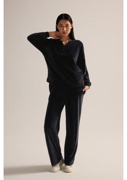 Kadın Pamuklu Kadife Yakası Saten Detaylı Sweatshirt modelleri