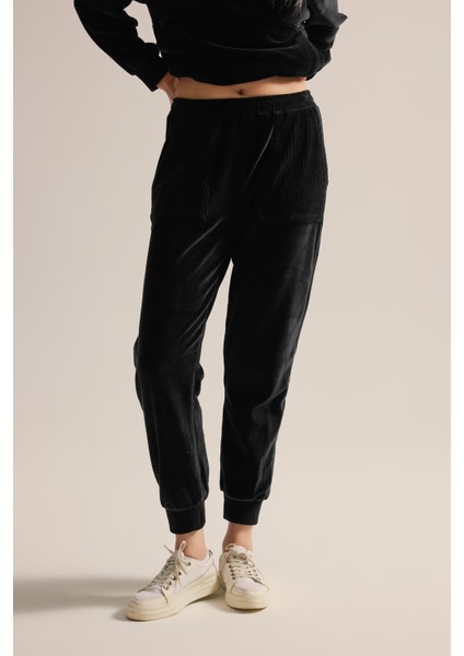 Kadın Pamuklu Kadife Cepli Eşofman Altı