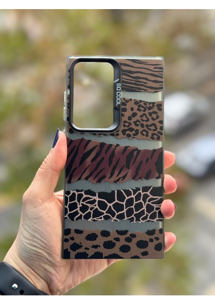 Samsung Galaxy S23 Ultra Uyumlu Kılıf Leopar Desenli Kahverengi Çizgili Metalik Tuşlu Kamera Çıkıntı