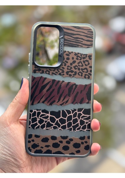 Samsung Galaxy A54 Uyumlu Kılıf Leopar Desenli Kahverengi Çizgili Metalik Tuşlu Kamera Çıkıntılı