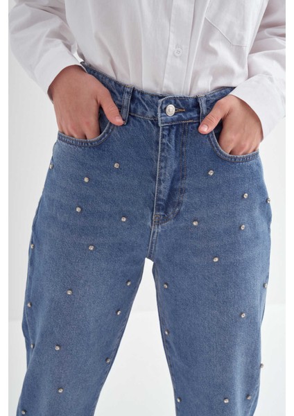 Taş Işlemeli Mom Fit Pantolon Mavi fırsatları