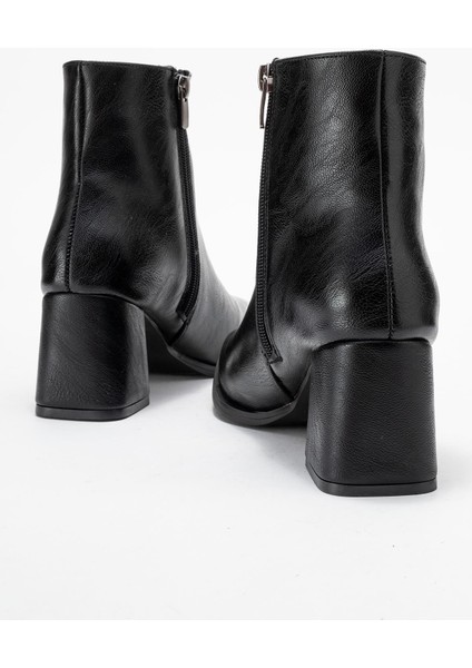 Kadın Sade Küt Burunlu Topuklu Bot Siyah Cilt fırsatları