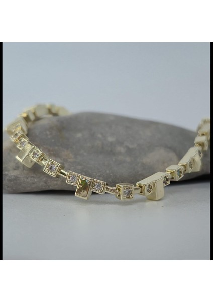 Taşlı Küp Model Gold Renk Kolye fiyatları