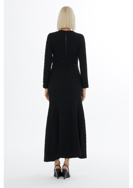 Volan Detaylı Maxi Boy Yılan Desenli Örme Elbise fırsatları