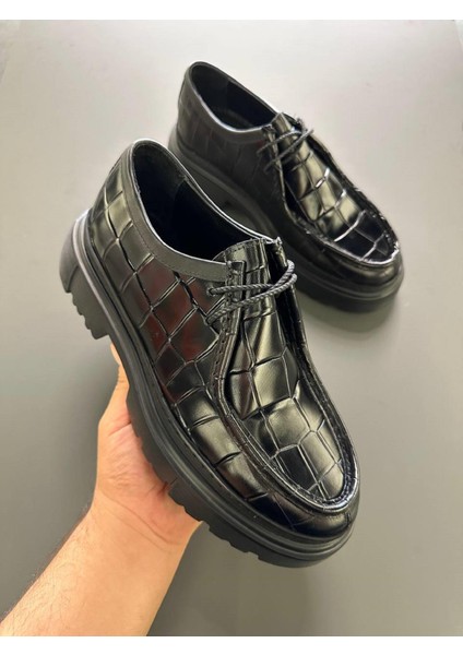 - Siyah Kroko Sneakers Siyah