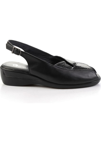 Siyah Hakiki Deri Kadın Sandalet K01531124103