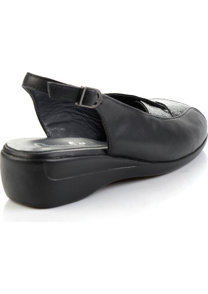 Siyah Hakiki Deri Kadın Sandalet K01531124103 modelleri