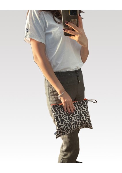 Leopar Desenli Denim Clutch fırsatları