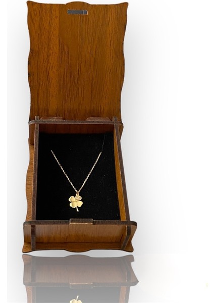 Kenar Taşlı Baget Altın Kolye modelleri